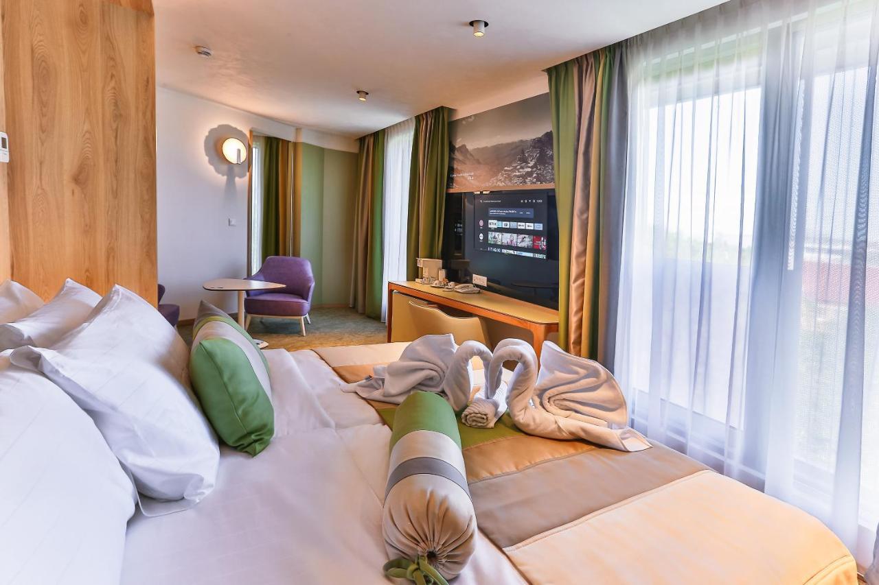 Carine Hotel Centar Ποντγορίτσα Εξωτερικό φωτογραφία