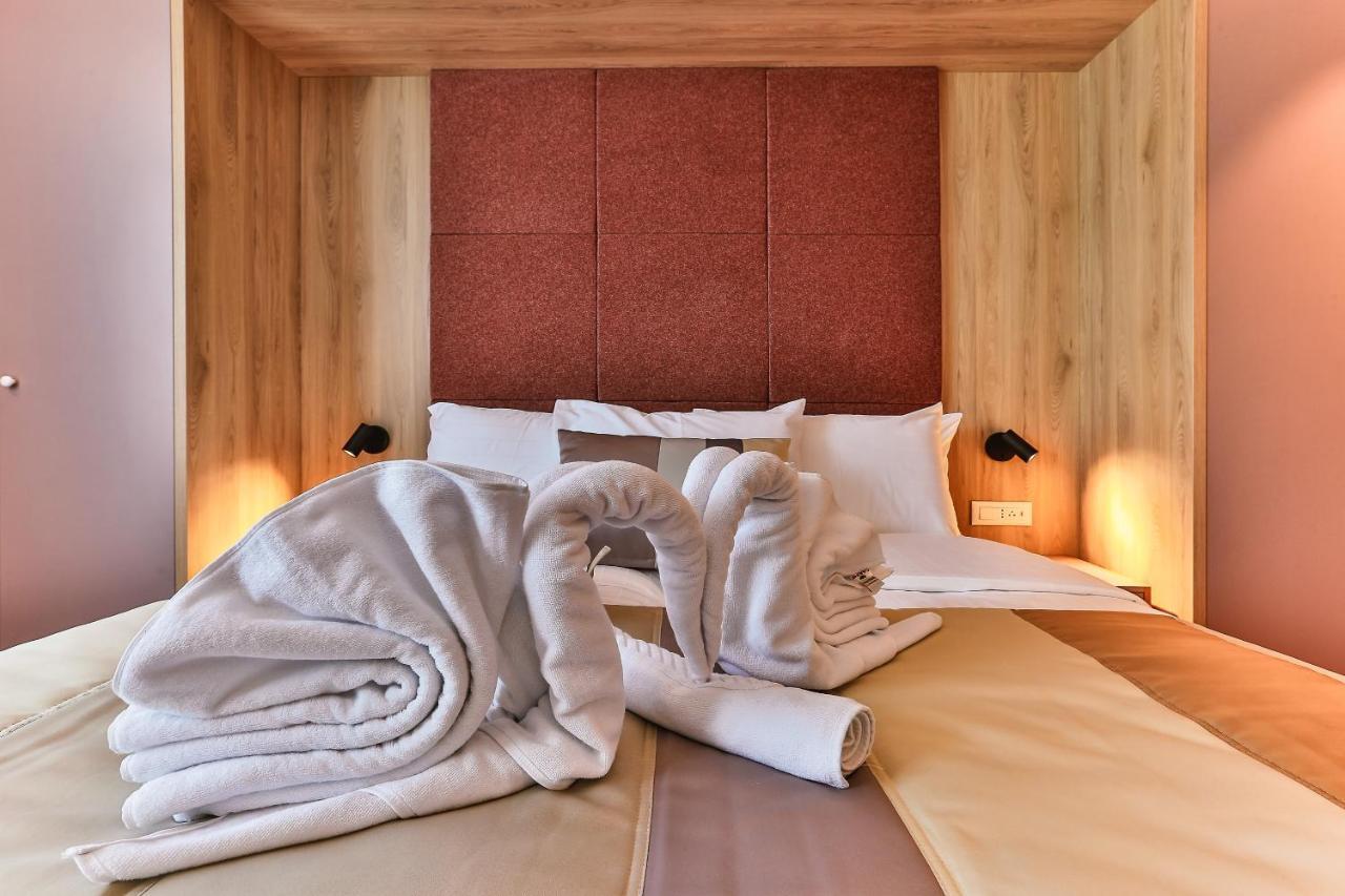 Carine Hotel Centar Ποντγορίτσα Εξωτερικό φωτογραφία