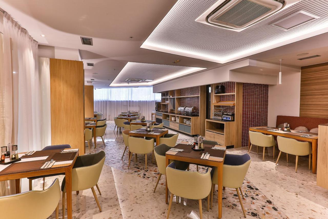 Carine Hotel Centar Ποντγορίτσα Εξωτερικό φωτογραφία